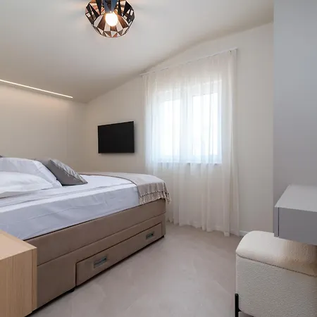 Apartament Nevistic