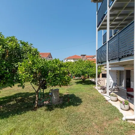 Apartament Nevistic *