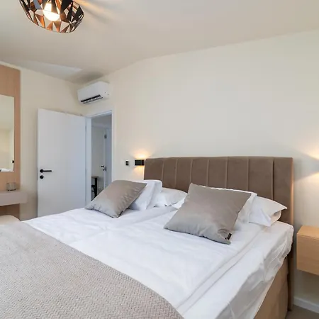 Apartament Nevistic *