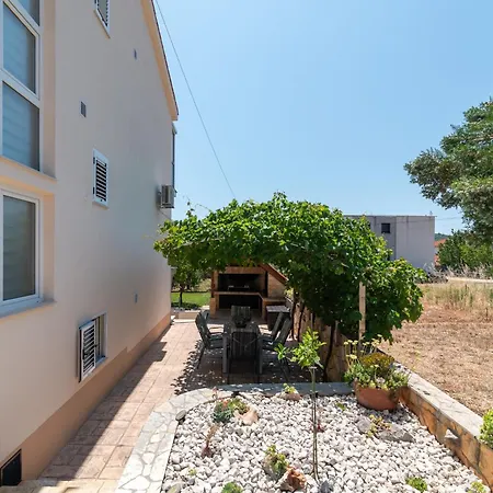 Nevistic Apartman Trogir